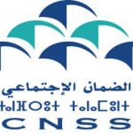من العيون..السفير الفرنسي يرتدي الدراعية الصحراوية