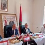 بالفيديو… مجموعة من سكان تملالت يحتجون أثناء خروج عامل  قلعة السراغنة من اللقاء التواصلي مع اعضاء مجلس جماعتهم
