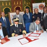 بالفيديو….العمراني نقيب هيئة المحامين بمراكش يناشد متسلق عمود كهربائي بالنزول