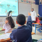 افتتاح معرض إصدارات المندوبية السامية لقدماء المقاومين بمؤسسة نخيل البشرى بقلعة السراغنة تخليداً لمعارك جبل بادو